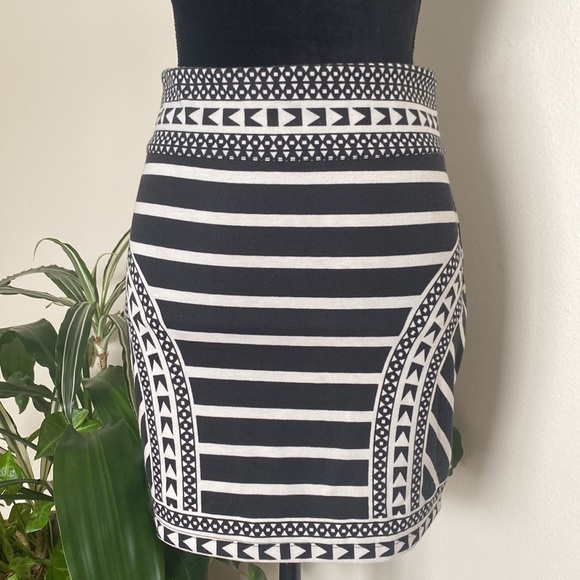 Silence + Noise Aztec Mini Skirt - Picture 8 of 8